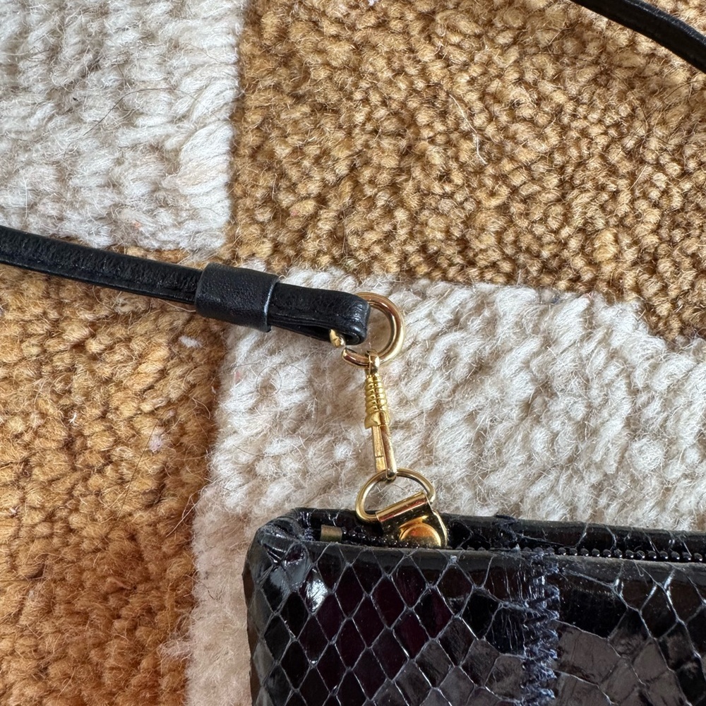 Vintage TJW by Mervyn’s Black Snakeskin Clutch Purse - Picture 2 of 4